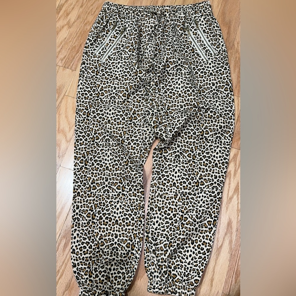 Cute pants!